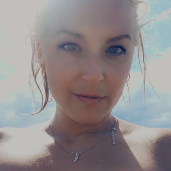 Meet your Posher, Carrie - Picture 11 of 16